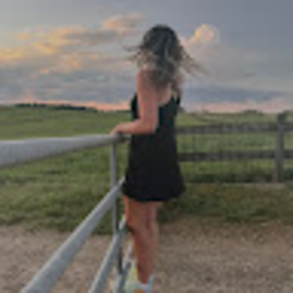 Meet your Posher, Emma - Picture 1 of 1